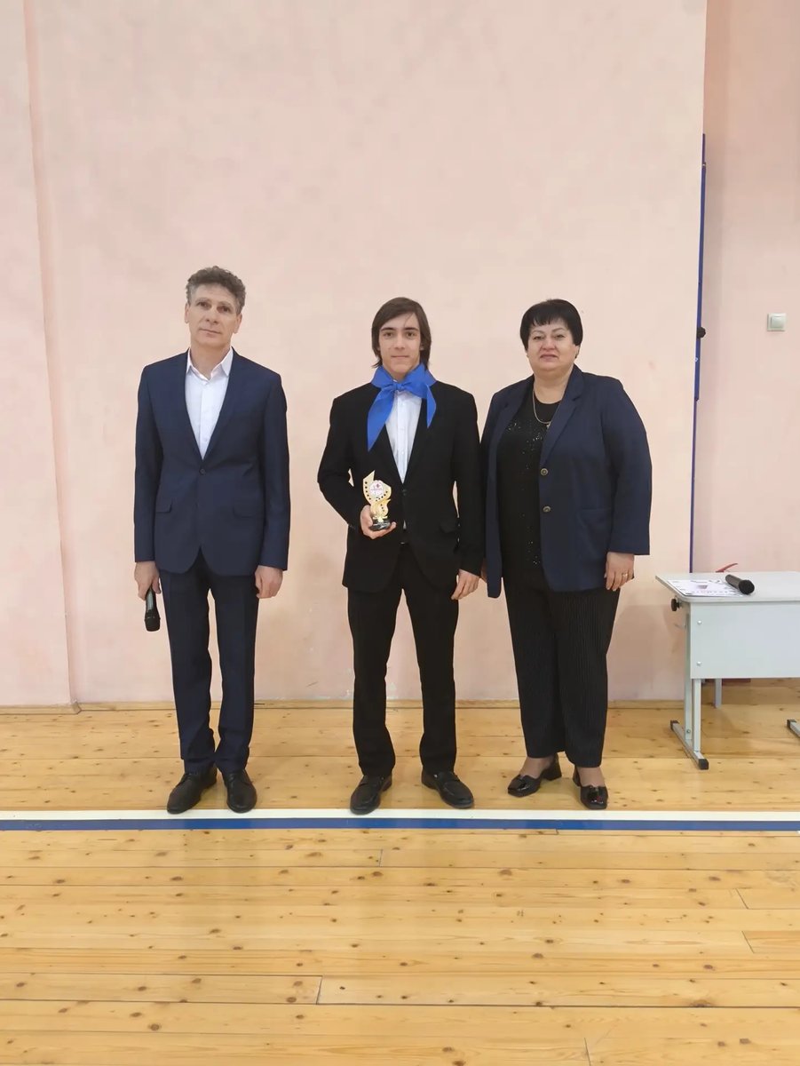 Понедельник 22 декабря в гимназии начинается с традиционной торжественной линейки